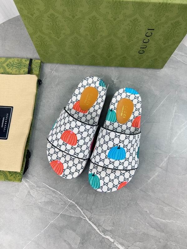 Gucci Women's Slippers 504